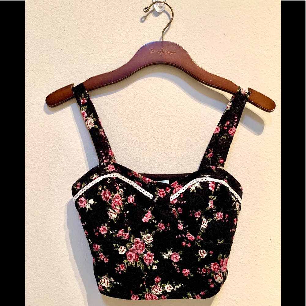 SOPRANO LACE FLORAL CROP TOP